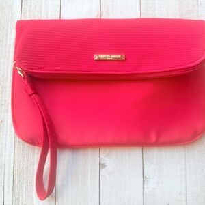 🌟 GORGIO ARMANI BEAUTY Red Wristlet Clutch – NEW! 🌟